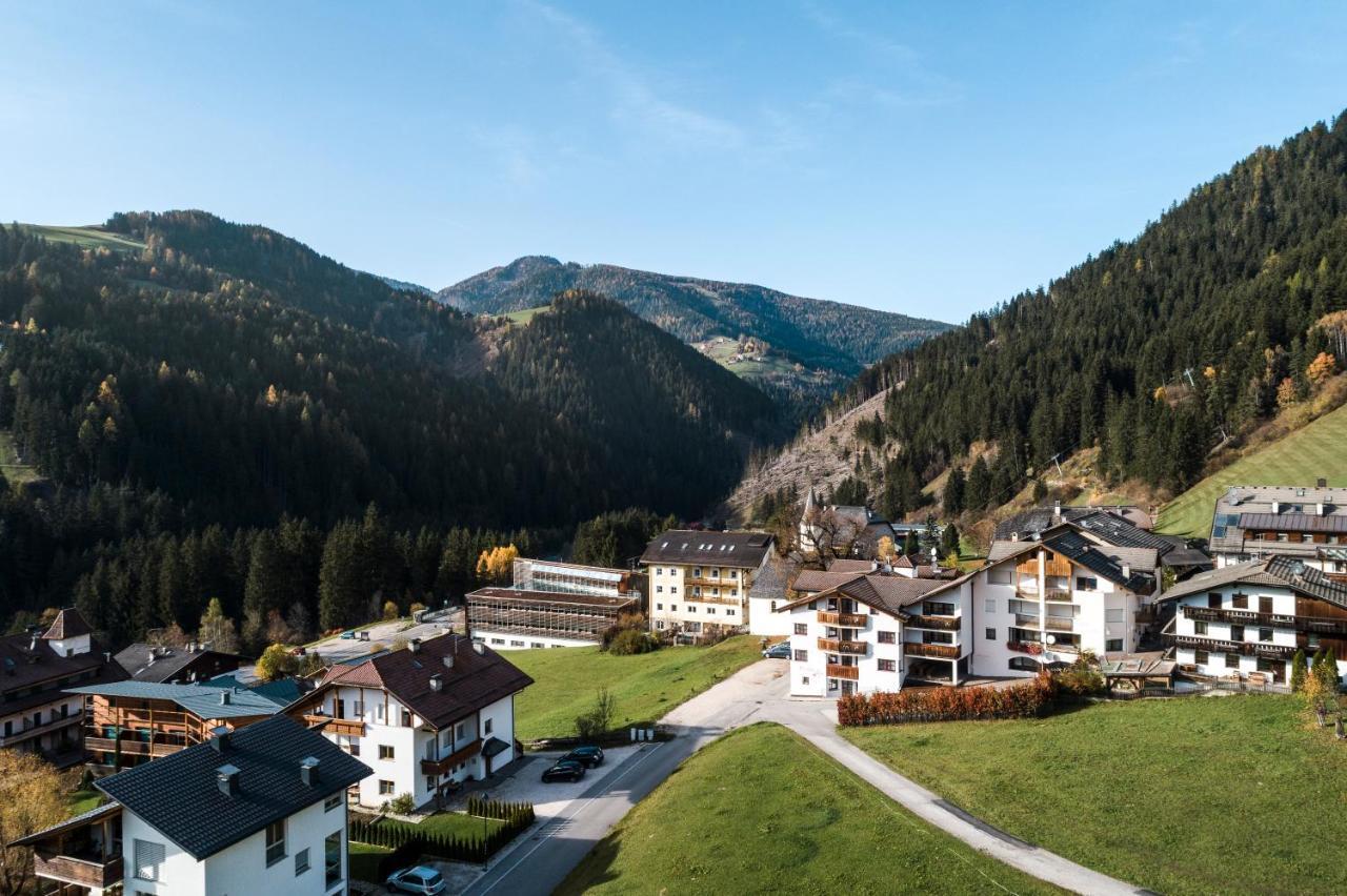 Piculin Alpin Apartments San Martino in Badia Esterno foto